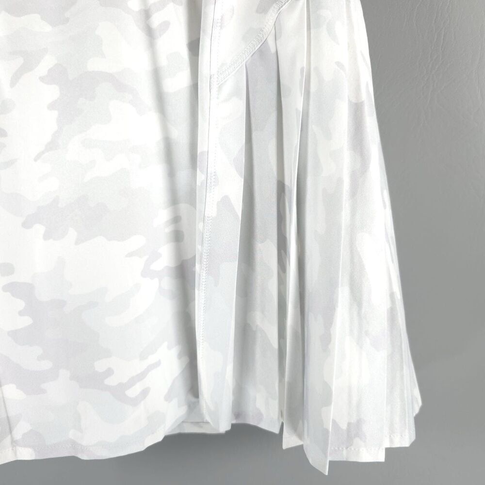 Spanx NWT Size M Women’s Get Moving Pleated Skort Skirt Shorts White Camo 50273R - Picture 8 of 11